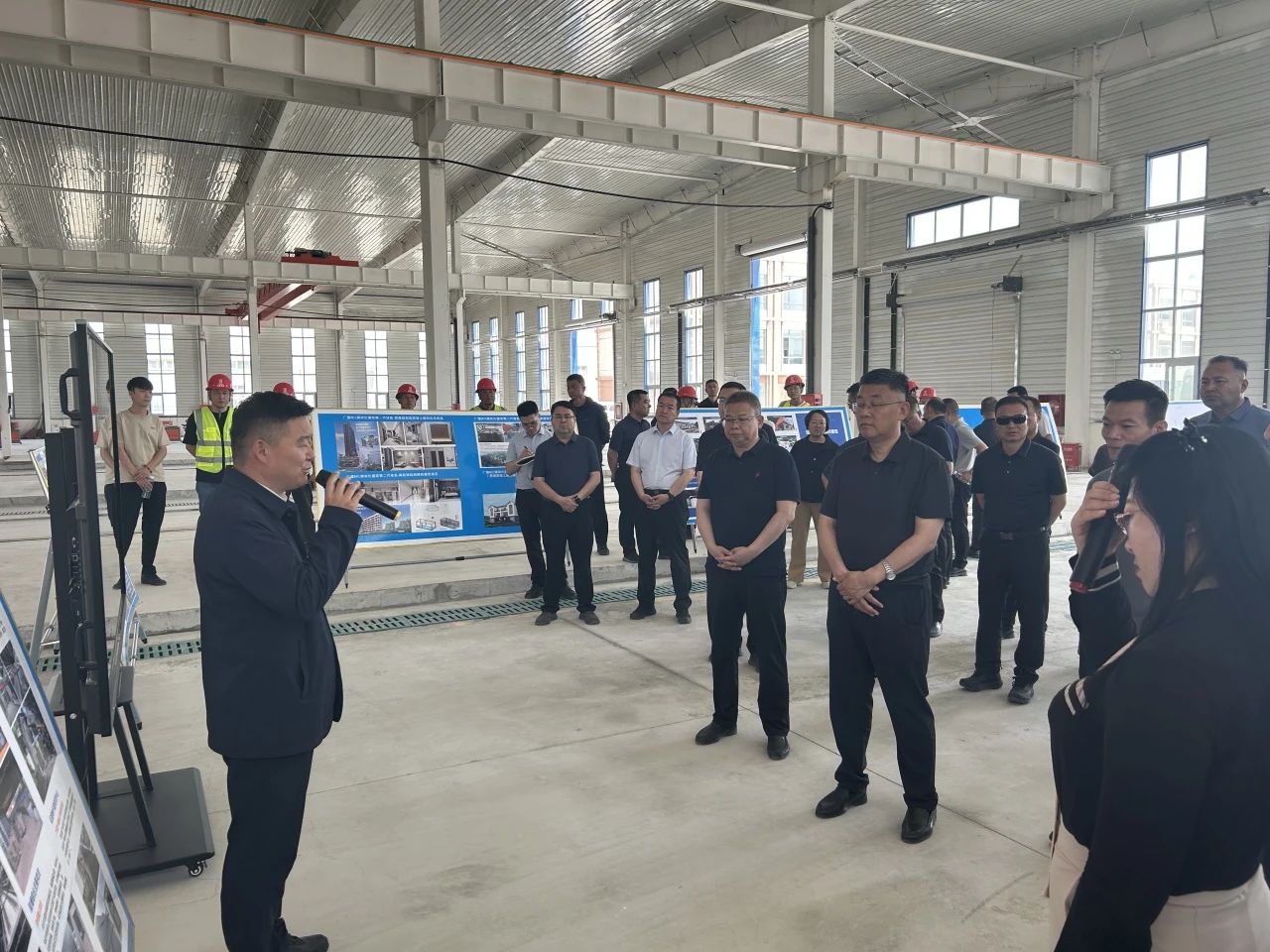 和田地委书记一行莅临新疆建投总承包公司项目参观调研